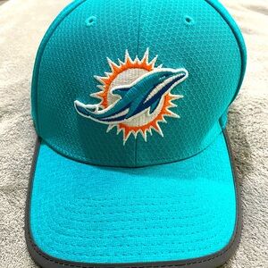Miami Dolphins New Era 39Thirty Embroidered Fitted Cap Size Large/Extra Large